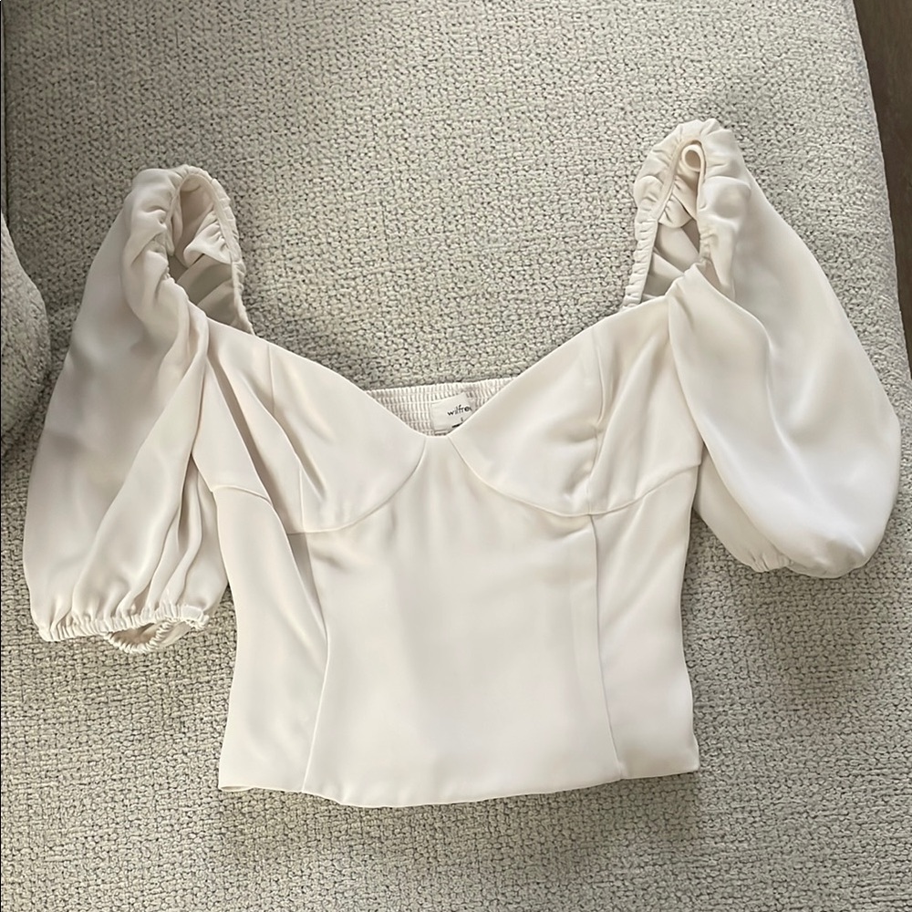 Wilfred Elegant Cream Puff Sleeve Top